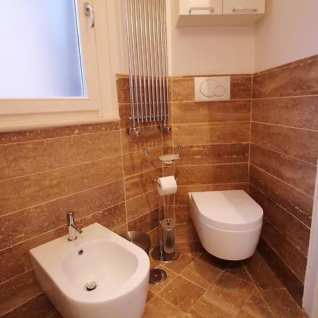 Charm & Design In Gourmet District