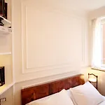 Charm & Design In Gourmet District *